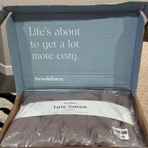 Brooklinen Luxe Sateen Pillowcase Set queen Oak color